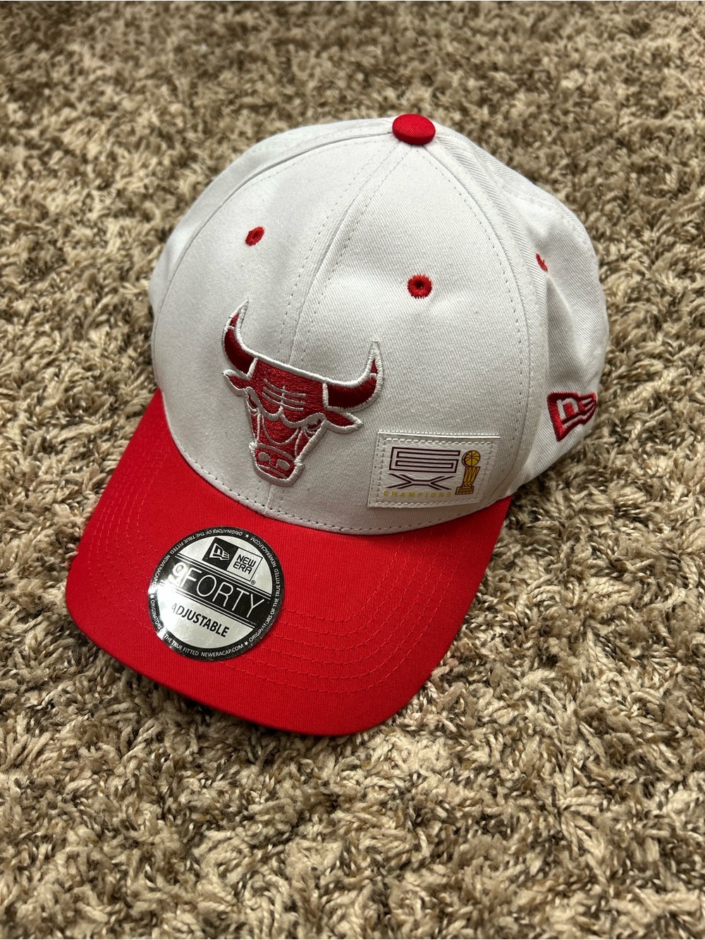 New Era Chicago Bulls White and Red Adjustable Cap